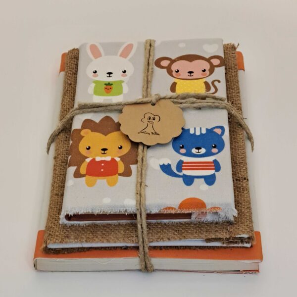 Libri decorativi arancio - immagine 2