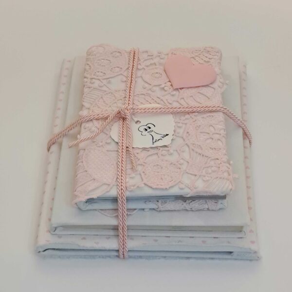 Libri decorativi rosa - immagine 2