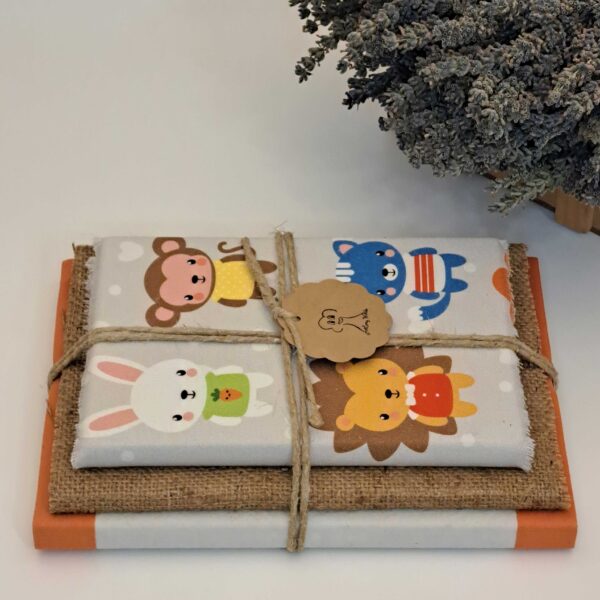 Libri decorativi arancio - immagine 4