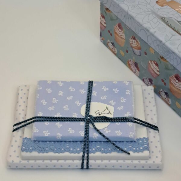 Libri decorativi azzurro - immagine 4